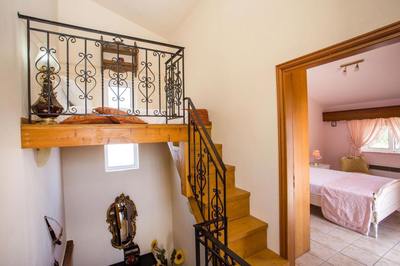 Laylande House Villa เธโอโลกอส ภายนอก รูปภาพ
